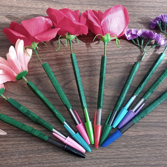 Handmade Flower Pen Bouquet - Picture 6 of 17